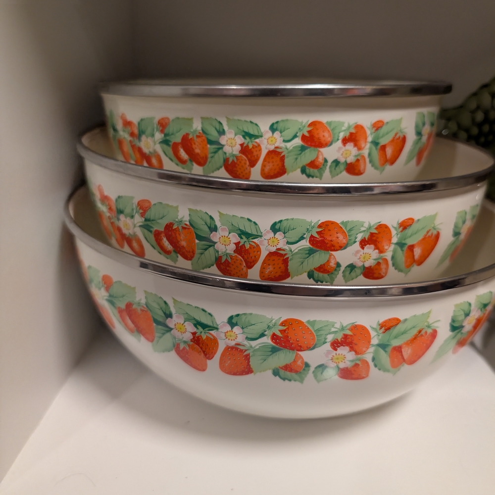Strawberry Pattern Mixing Bowls Kobe Kitchen Vintage Enamel